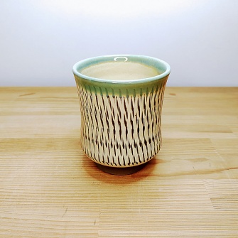 小鹿田焼の湯のみ 飛び鉋(とびかんな)フチ緑