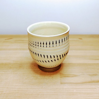 小鹿田焼の湯のみ 白