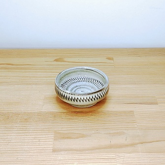 小鹿田焼の2寸切立皿