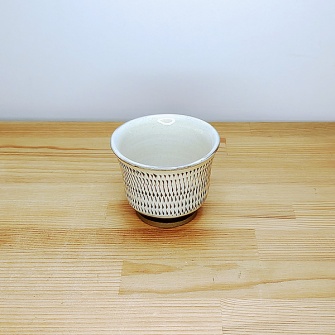 小鹿田焼のぐいのみ 飛び鉋(とびかんな)