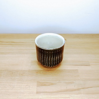 小鹿田焼のぐいのみ 刷毛目