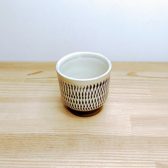 小鹿田焼のぐいのみ 飛び鉋