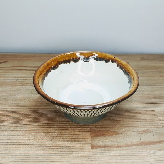 小鹿田焼の茶碗 飛び鉋(とびかんな) フチ茶