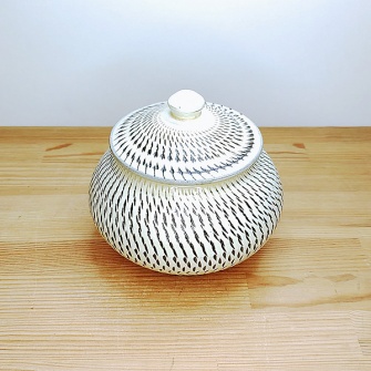 小鹿田焼の3合壺 飛び鉋