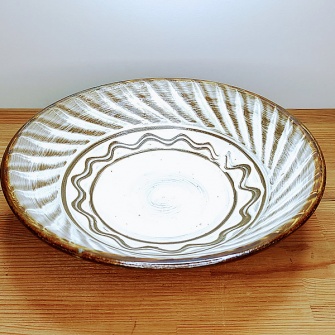 小鹿田焼の7寸中深皿 刷毛目 くし目 白