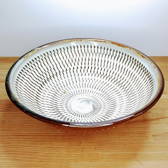 小鹿田焼の7寸サラダボール 白飛び鉋