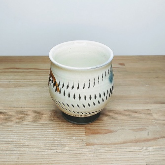 小鹿田焼の【割引中！】湯のみ　白　打ち掛け