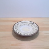 小鹿田焼の4寸皿 飛び鉋(とびかんな)フチ色