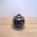 小鹿田焼の3合壺 黒 青白流し