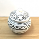 小鹿田焼の３合壺　飛び鉋（とびかんな）