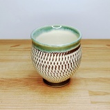 小鹿田焼の湯のみ 飛び鉋(とびかんな)フチ緑